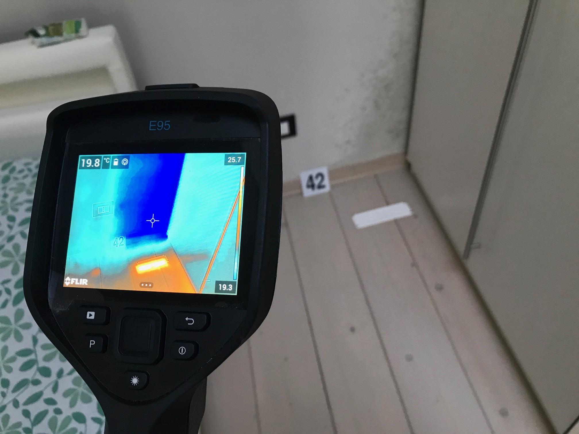 Analisi termografica con termocamera per la diagnostica delle infiltrazioni e del comfort termico