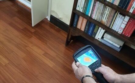 Analisi termografica con termocamera per individuare infiltrazioni d’acqua sotto il parquet